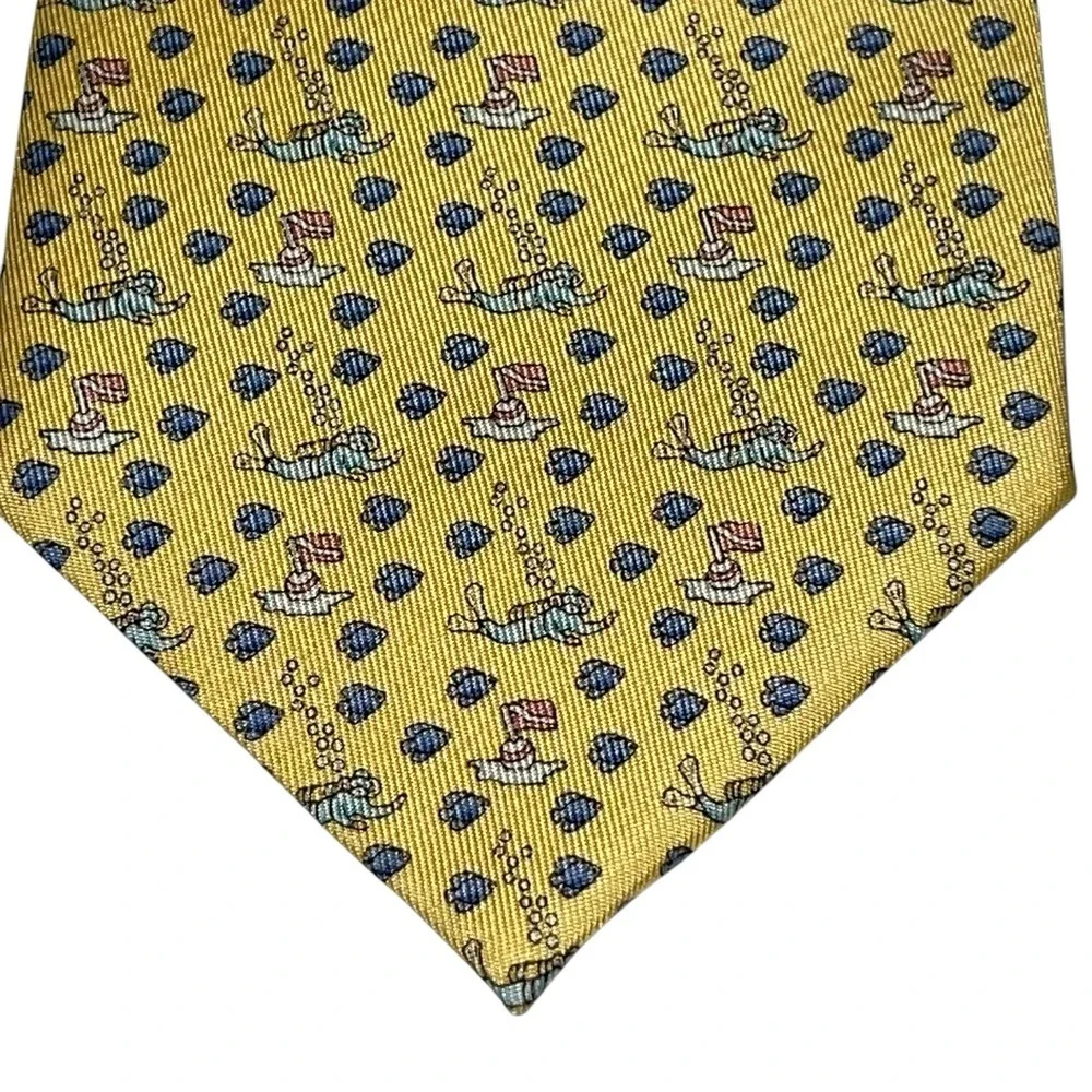 Vineyard Vines Shep & Ian‎ 100% Silk Yellow Scuba Diving Ocean Fish Sea Tie USA